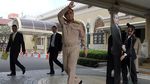 Ketika Sosok PM Thailand Berubah Jadi Replika Karton