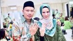 Dari Terjun Ke Laut Hingga Selebrasi Akad, Sensasi Vicky-Angel Lelga