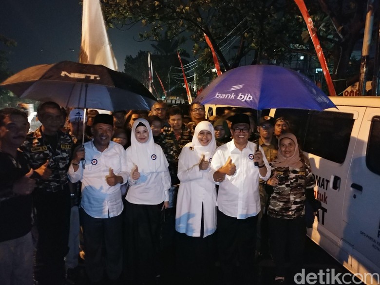 Daftar Pilwalkot Bandung, Oded-Yana Disambut Guyuran Hujan Daftar Pilwalkot Bandung, Oded-Yana Disambut Guyuran Hujan