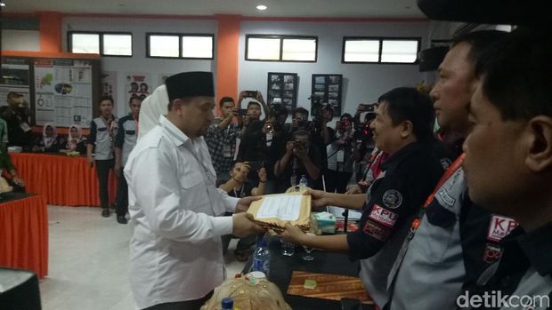 Pasangan Appi-Cicu mendapatkan dukungan dari 10 partai