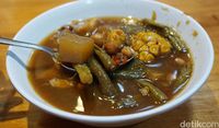 Huah Ditonjok Ayam Goreng Rawit dan Sambal Domba Racikan Huah Ditonjok Ayam Goreng Rawit dan Sambal Domba Racikan