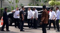 Anggota Komisi II DPR RI 2009-2014, Yasonna Laoly tiba di gedung KPK, Jakarta, Rabu (10/1/2018).