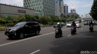 Motor mulai melintas di Jalan MH Thamrin.Foto: Agung Pambudhy/ detikcom