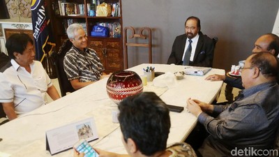Foto: Suasana Pertemuan Surya Paloh dan Ganjar Pranowo