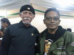 Eyang Memet, Saban Hari Terpincut Menanam Pohon