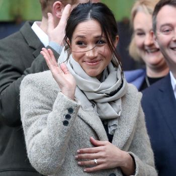 Meghan Markle Pakai Tiga Cincin  Emas Indikasi Ambisius 