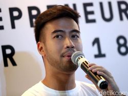 Mereka Antre Sejak Pagi Demi Raditya Dika dan Vidi Aldiano