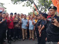 Yossi-Aries Daftar Pilwalkot Bandung