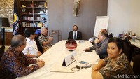 Ganjar Pranowo menemui Surya Paloh di DPP NasDem, Jakarta.