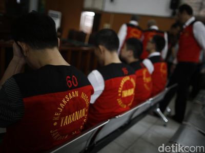 8 Terdakwa Penyelundupan 1 Ton Sabu Disidang di PN Selatan