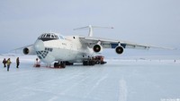 Bagaimana cara menuju Vinson Massif, pertama harus terbang ke Chile di Amerika Selatan. Kemudian ke Punta Arenas (masih di Chile bagian paling selatannya) dan ke Union Glacier terus ke Low Camp yang merupakan trek pendakiannya (Seth Waterfall/RMI Expeditions)