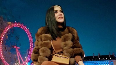 Foto: Deretan Busana Mewah Syahrini Liburan dari Swiss, London Hingga Jepang