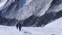 Harga pendakian ke Vinson Massif adalah paling mahal kedua setelah Everest. Rata-rata para penjual operator tur mematok harga mulai dari USD 32.500 atau setara Rp 400 juta!