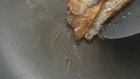 Ini dia sarapan Raditya Dika yang dimasaknya sendiri. Namanya belut bakar. Radit pinter masak yah ternyata komentar akun @juliavirgin4. Foto: instagram raditya_dika