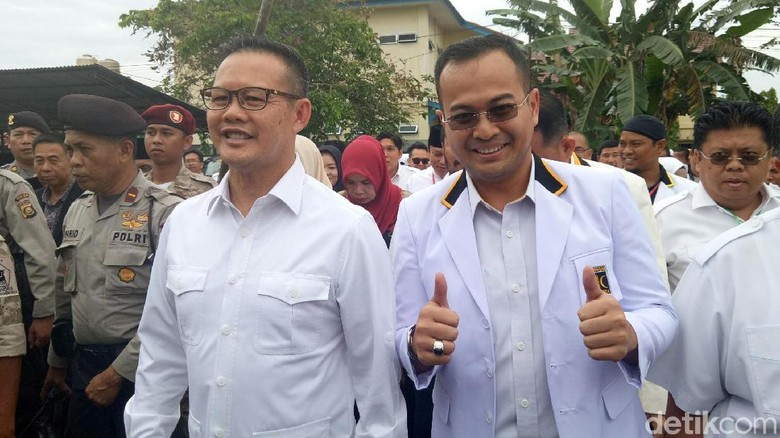 Aswari-Irwansyah Daftar Pilgub Sumsel Aswari-Irwansyah Daftar Pilgub Sumsel