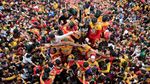 Foto: Lautan Manusia di Prosesi Black Nazarene yang Berujung Maut