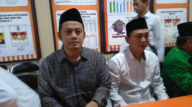 Saat Gus Aiz dan Sudjono mendaftar ke KPUD Kota Kediri