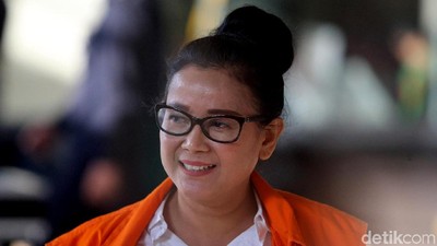 Berambut Cepol, Miryam Pede Banget saat Diperiksa KPK