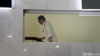Dalam dakwaan Irman dan Sugiharto, Yasonna disebut jaksa menerima duit sebesar USD 84 ribu hasil dari proyek e-KTP. Namun jaksa tidak menyebut kapan Yasonna menerima uang tersebut. Yasonna sudah membantah pernah menerima duit.