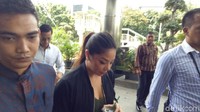 Ini merupakan kali kedua Dwina dan Rheza diperiksa KPK.