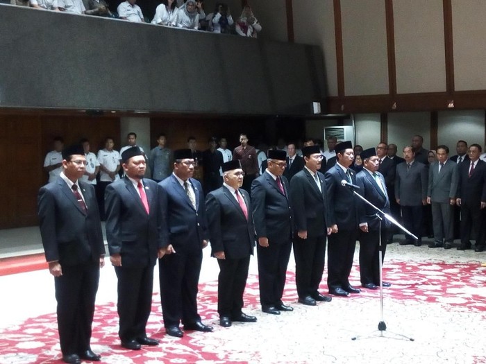 Alasan Anies Lantik Rustam Effendi dkk: Untuk Penyegaran