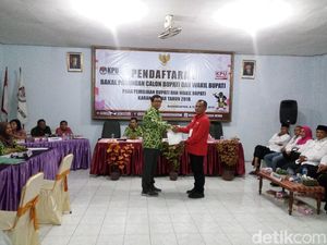 Dapat Tiket dari 8 Parpol, Juliyatmono-Rober Daftar Pilbup Karanganyar