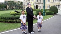 Replika ini disiapkan untuk menyambut Hari Anak pada Sabtu (13/1) nanti. (Foto: Dailynews via REUTERS)