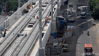 MRT Jakarta ditargetkan beroperasi pada Maret 2019 mendatang dari Lebak Bulus hingga Bundaran Hotel Indonesia (HI). MRT Jakarta tahap satu ini akan melewati 13 stasiun, antara lain Stasiun Lebak Bulus, Stasiun Fatmawati, Stasiun Haji Nawi, Stasiun Blok A, hingga Stasiun Blok M.