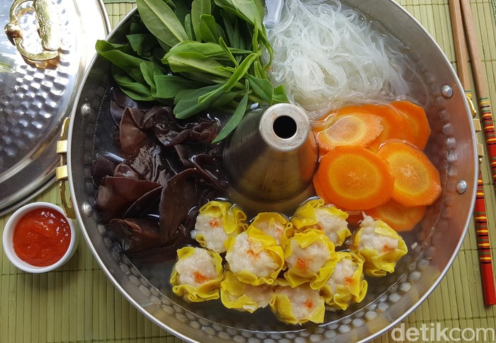 Resep Sup : Veggie Hot Pot with Fiesta Siomay