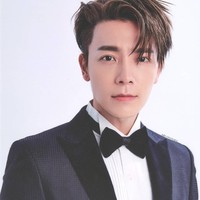 Selain Siwon, Donghae dikenal sebagai salah satu Super Junior member paling tampan. Mengalahkan Siwon, ternyata Donghae lah yang punya bentuk wajah lebih sempurna. Foto: Instagram