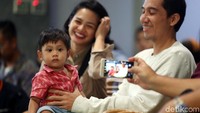 Tema ini dilatarbelakangi oleh tingkah laku anak-anak saat bermain, sendiri atau dengan teman-teman.
