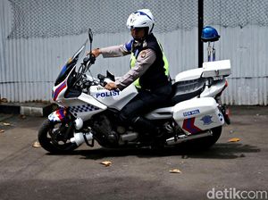 Tips Bawa Moge ala Polisi Pengawal