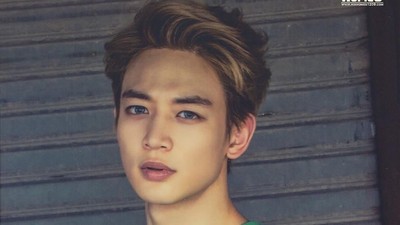 Foto: 10 Idol Tampan Korea dengan Bentuk Wajah Paling Sempurna