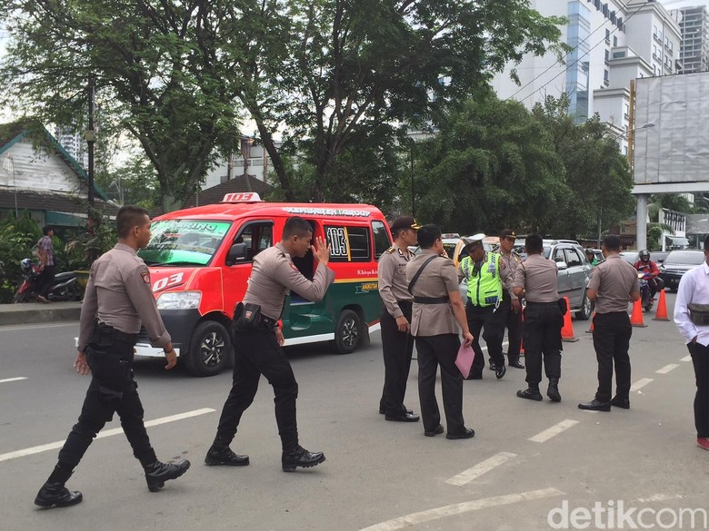Djarot dan JR Saragih akan Datang, Pengamanan KPU Sumut Ditingkatkan Djarot dan JR Saragih akan Datang, Pengamanan KPU Sumut Ditingkatkan