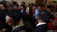 Menkeu Sri Mulyani juga hadir dalam acara tersebut.