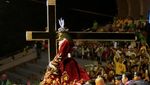 Foto: Lautan Manusia di Prosesi Black Nazarene yang Berujung Maut