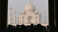 Dilihat detikTravel dari situs resmi Taj Mahal, monumen kebanggaan India itu bahkan disebut sebagai landmark cinta. Diketahui, Mumtaz Mahal bukanlah istri pertama Shah Jahan. Namun parasnya memang begitu cantik, bahkan sampai membuat Shah Jahan bertekuk lutut (Dok. Instagram/raisa6690)