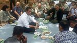 Wah, Mentan Makan Siang Lesehan Bareng Sopir hingga OB