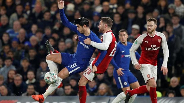 Arsenal mengalahkan Chelsea di semifinal Piala Liga.