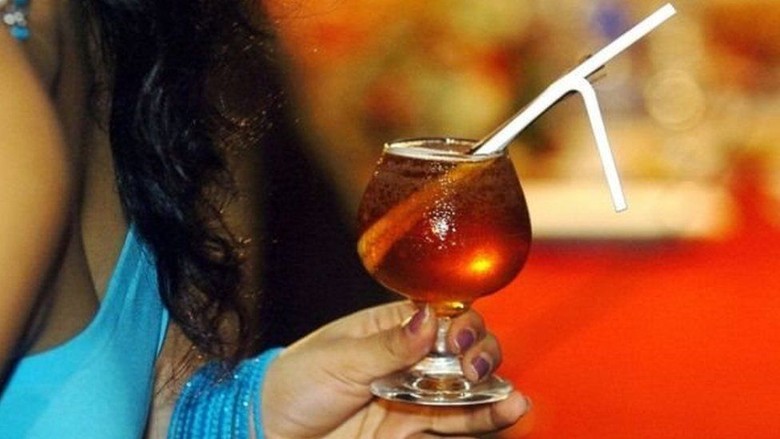 Setelah 60 Tahun, Sri Lanka Izinkan Perempuan Beli Minuman Alkohol Setelah 60 Tahun, Sri Lanka Izinkan Perempuan Beli Minuman Alkohol