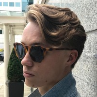 Mau tampil ala hipster? Side Part Hairstyle atau model rambut belah samping bisa jadi pilihan. (Foto: ist.)