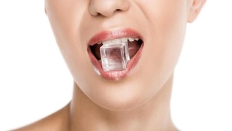 Jangan Anggap Sepele! Hobi Ngemil Es Batu Bisa Jadi Tanda Anemia