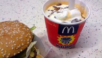 Cadbury Creme Egg jadi campuran limited edition dalam McFlurry. Ini hanya ada di Inggris! Foto: Istimewa