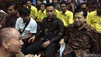 Novanto tiba di ruang sidang di Pengadilan Negeri Jakarta Pusat, Jalan Bungur Besar Raya, Jakarta Pusat, Kamis (11/1/2018) sekitar pukul 09.48 WIB.