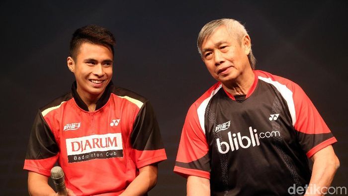 Ikhsan Leonardo Imanuel Rumbay bersama Christian Hadinata. (Rengga Sancaya/detikSport) Ikhsan Leonardo Imanuel Rumbay bersama Christian Hadinata. (Rengga Sancaya/detikSport)