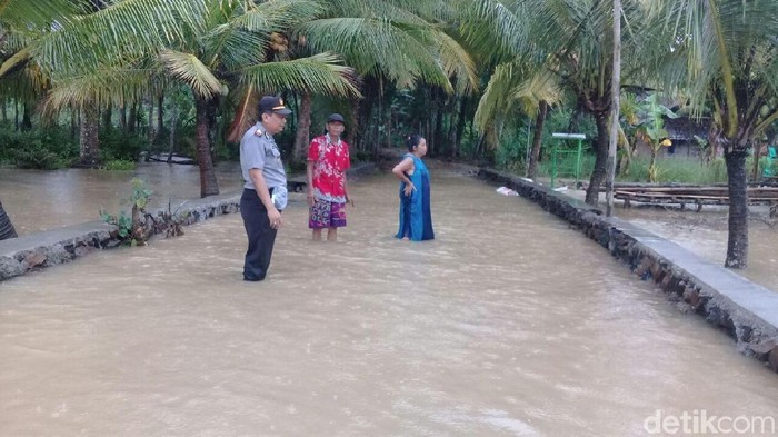 Lima Desa di Banyuwangi Diterjang Banjir, Dua Jembatan Hanyut