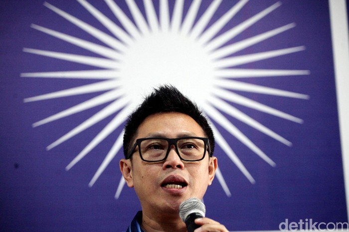 Ketua Dewan Pimpinan Wilayah PAN DKI Jakarta Eko Hendro Purnomo memberikan pemaparan mengenai pembukaan pendaftaraan bakal calon legislatif.
