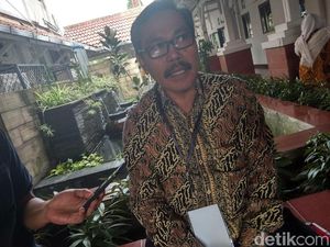 Jadi Tersangka Kasus Suap, Ketua Panwaslu Garut Dicopot Jabatannya