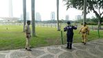 Before-After Monas yang Kini Tanpa Pagar Pembatas Rumput