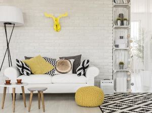 Pesan Menyentuh Istri untuk Suaminya tentang Sofa Putih